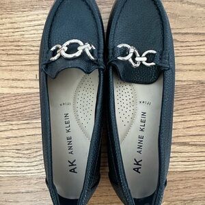 Anne Klein Black Leather Loafers with Gold Accent size 7.5 Like New